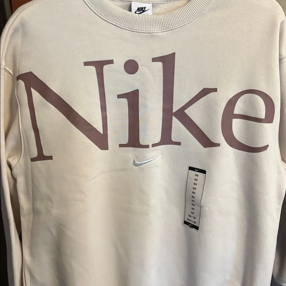 NWT Nike Women’s Crewneck Size XS - Picture 2 of 8